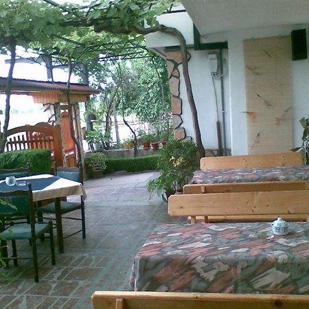 Family Hotel Natalis Hisarya Exterior foto