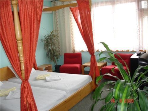 Family Hotel Natalis Hisarya Habitación foto